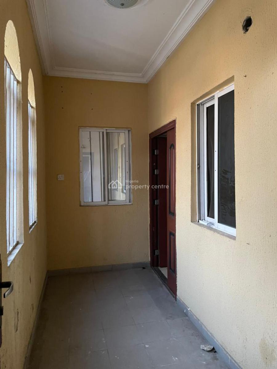 Luxury 3bed Flat Upstairs Close to The Gate in a Secured Estate, Badore, Ajah, Lagos, Flat / Apartment for Rent