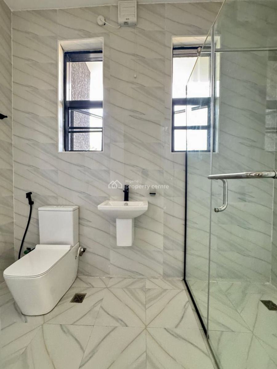 Well-designed 4-bedroom Semi-detached Duplex with Bq, Gym & Swimming P, Victoria Island (vi), Lagos, Semi-detached Duplex for Rent