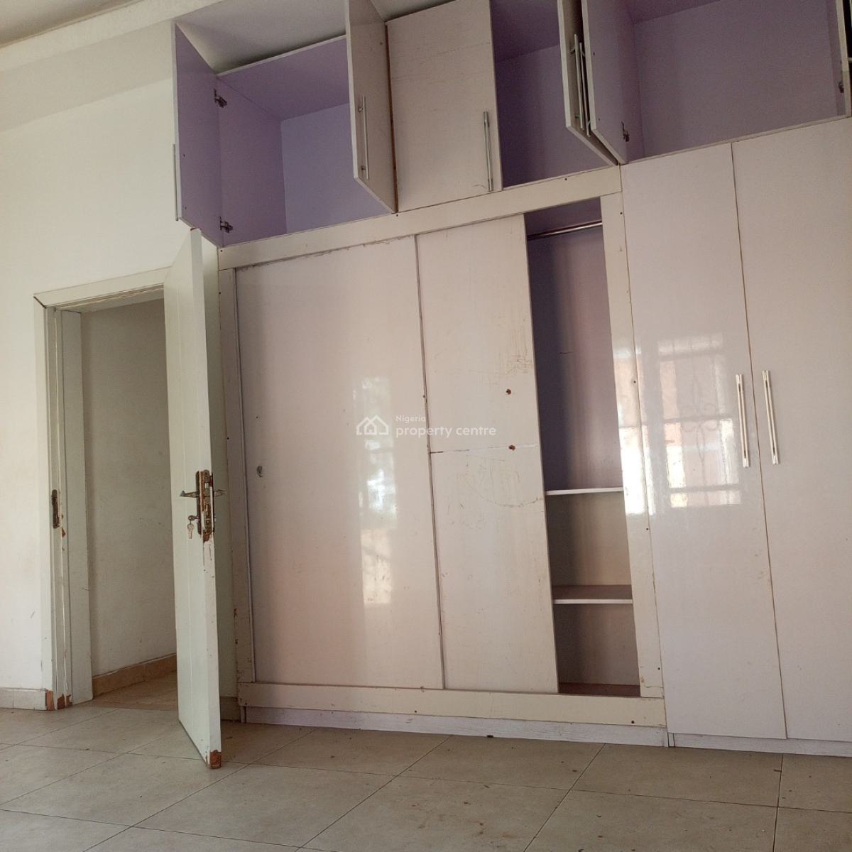 Shared Apartment, Western Estate, Ikota, Lekki, Lagos, Self Contain (single Rooms) for Rent