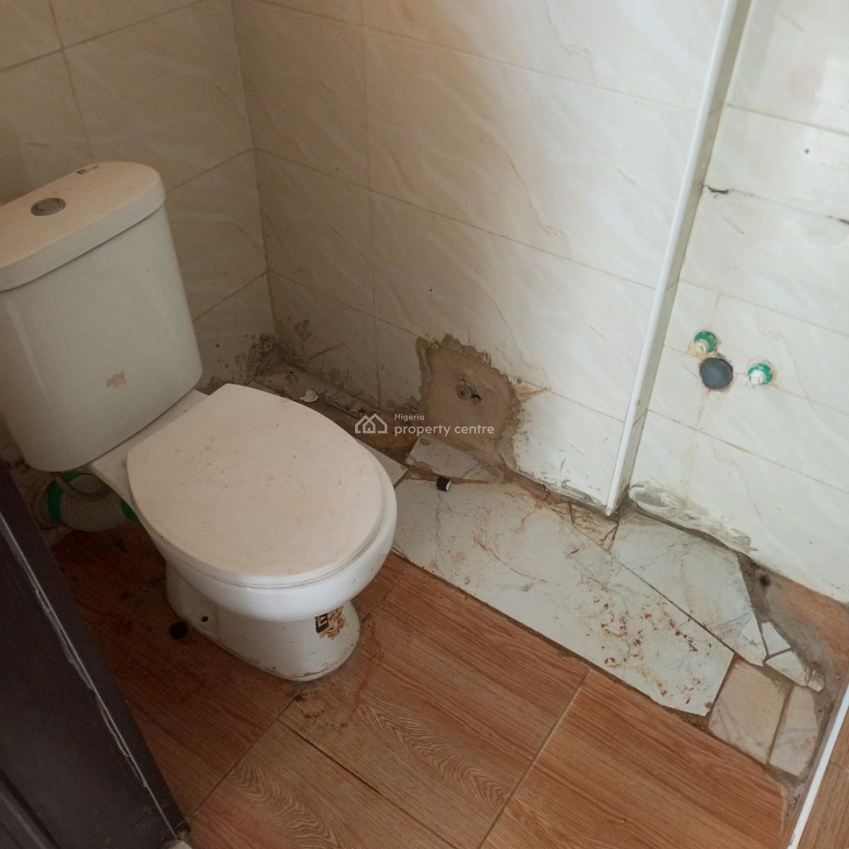 Shared Apartment Self Con, Western Estate, Ikota, Lekki, Lagos, Semi-detached Duplex for Rent