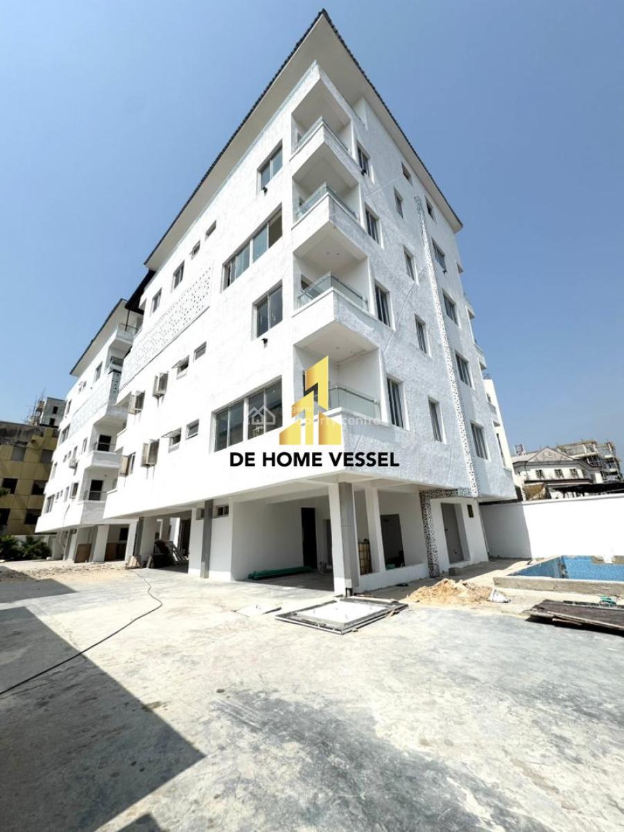 Off Admiralty Great Deal, Lekki Phase 1, Lekki, Lagos, Block of Flats for Sale