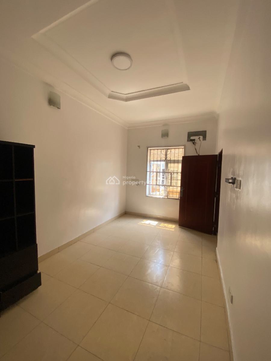 Newly Renovated & Spacious 4 Bedroom Duplex, Chevron Drive, Lekki, Lagos, Semi-detached Duplex for Sale