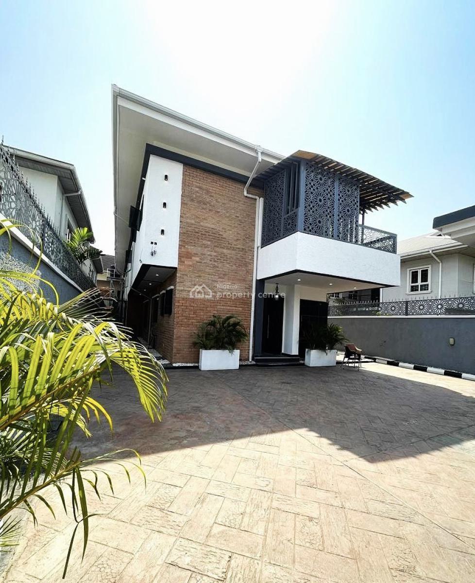 Spacious 5-bedroom Detached House with Bq, Security House & Pool, Lekki Phase 1, Lekki, Lagos, Detached Duplex for Rent