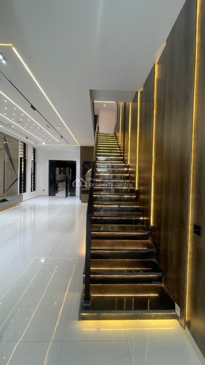 a Luxurious Spacious 5 Bedroom Duplex, Inside a Very Secure Estate, Chevron Main, Lekki Phase 1, Lekki, Lagos, Detached Duplex for Sale