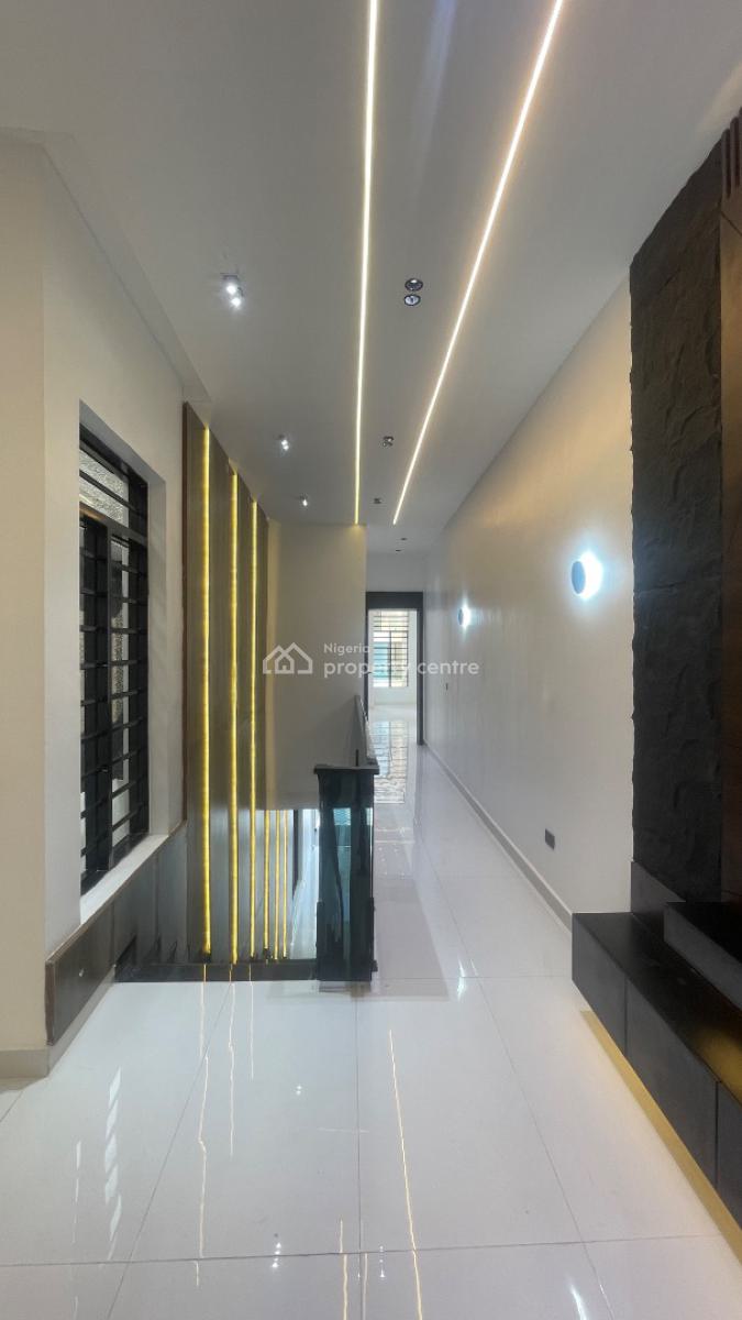 a Luxurious Spacious 5 Bedroom Duplex, Inside a Very Secure Estate, Chevron Main, Lekki Phase 1, Lekki, Lagos, Detached Duplex for Sale