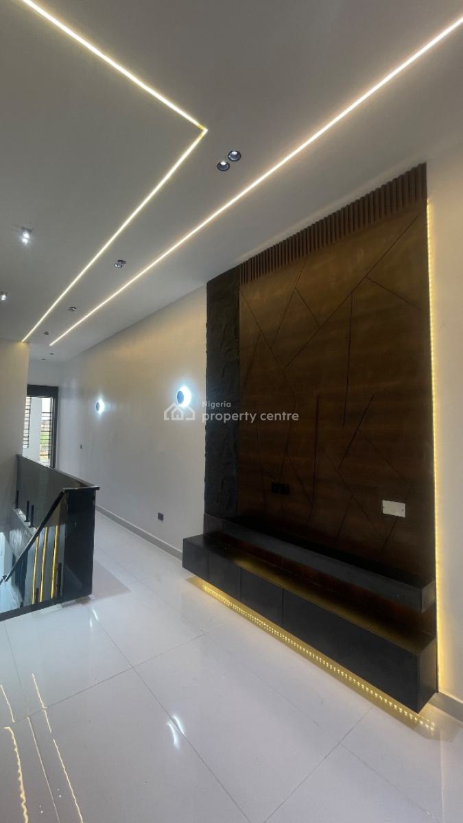 a Luxurious Spacious 5 Bedroom Duplex, Inside a Very Secure Estate, Chevron Main, Lekki Phase 1, Lekki, Lagos, Detached Duplex for Sale