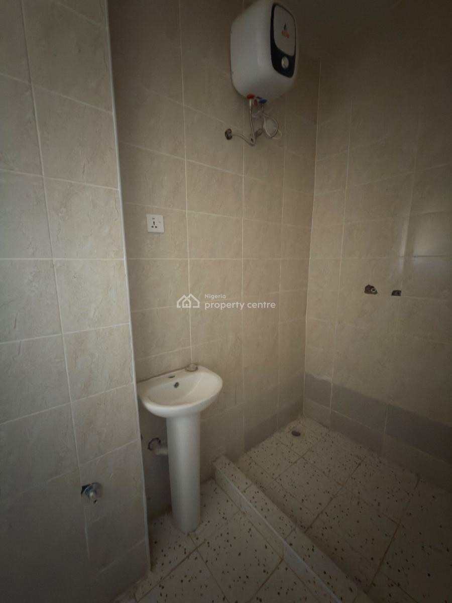 Standard 2 Bedrooms Apartment, Area 1, Garki, Abuja, Flat / Apartment for Sale