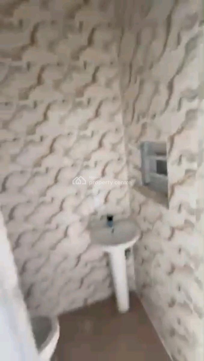 Beautiful and Spacious 2-bedroom Flat, Isaac John, Fadeyi, Shomolu, Lagos, Flat / Apartment for Rent