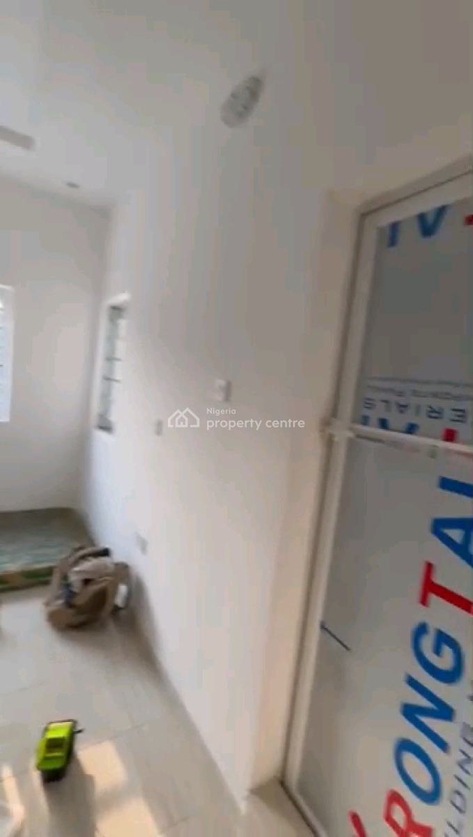 Beautiful and Spacious 2-bedroom Flat, Isaac John, Fadeyi, Shomolu, Lagos, Flat / Apartment for Rent