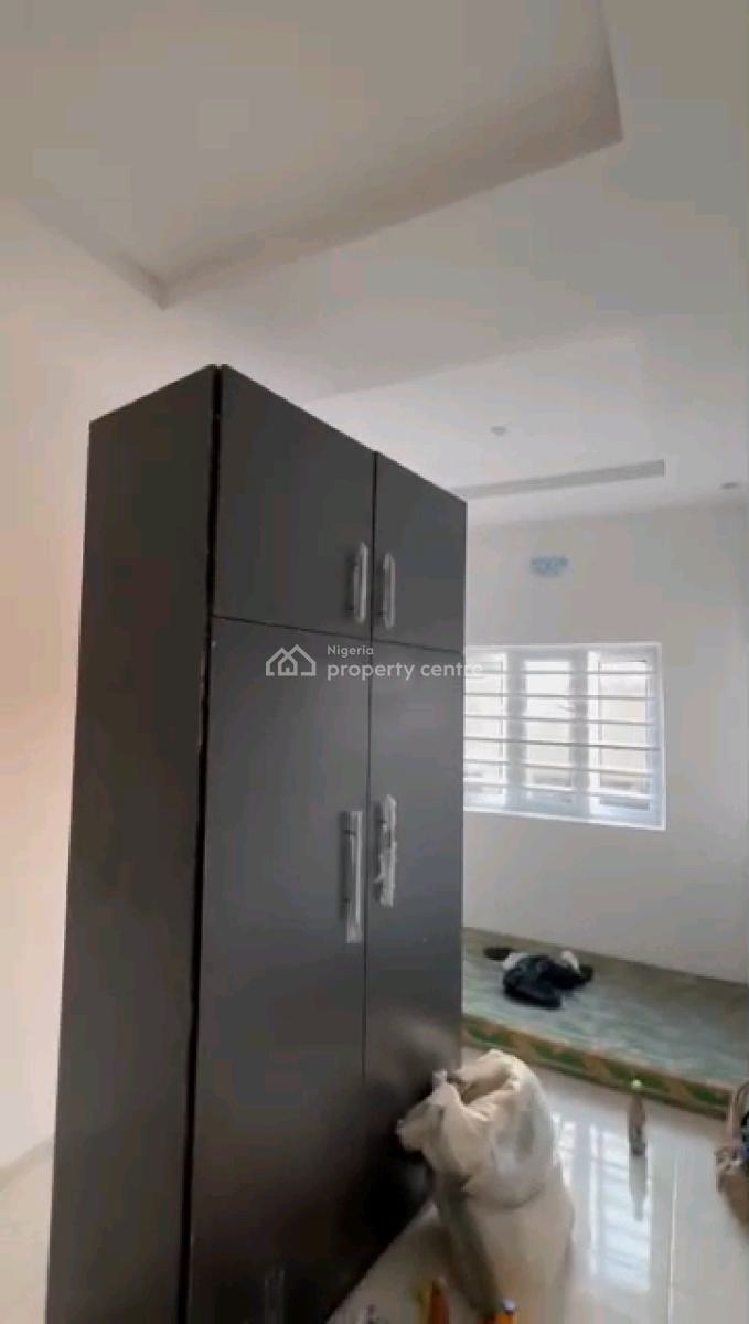 Beautiful and Spacious 2-bedroom Flat, Isaac John, Fadeyi, Shomolu, Lagos, Flat / Apartment for Rent