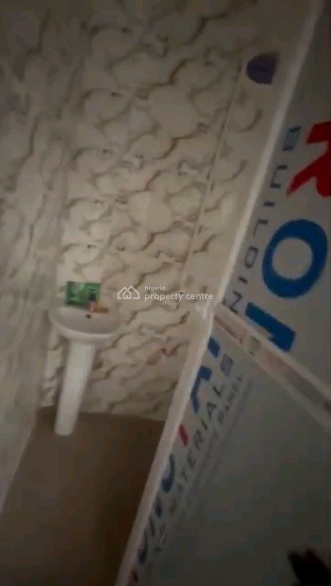 Beautiful and Spacious 2-bedroom Flat, Isaac John, Fadeyi, Shomolu, Lagos, Flat / Apartment for Rent