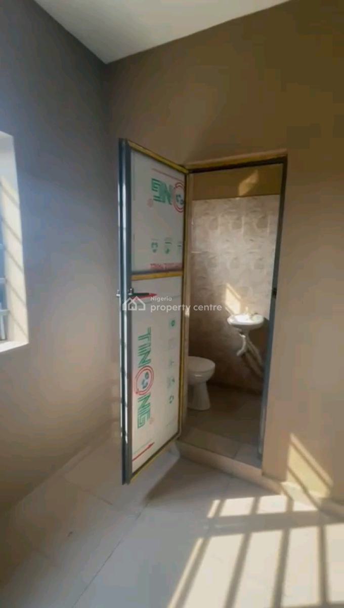 Standard and Spacious Studio Apartment, Akoka, Yaba, Lagos, Self Contain (single Rooms) for Rent