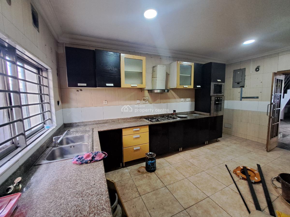 Serviced 4 Bedroom Terraced Duplex with a Room Boys Quaters, Lekki Phase 1, Lekki, Lagos, Terraced Duplex for Rent