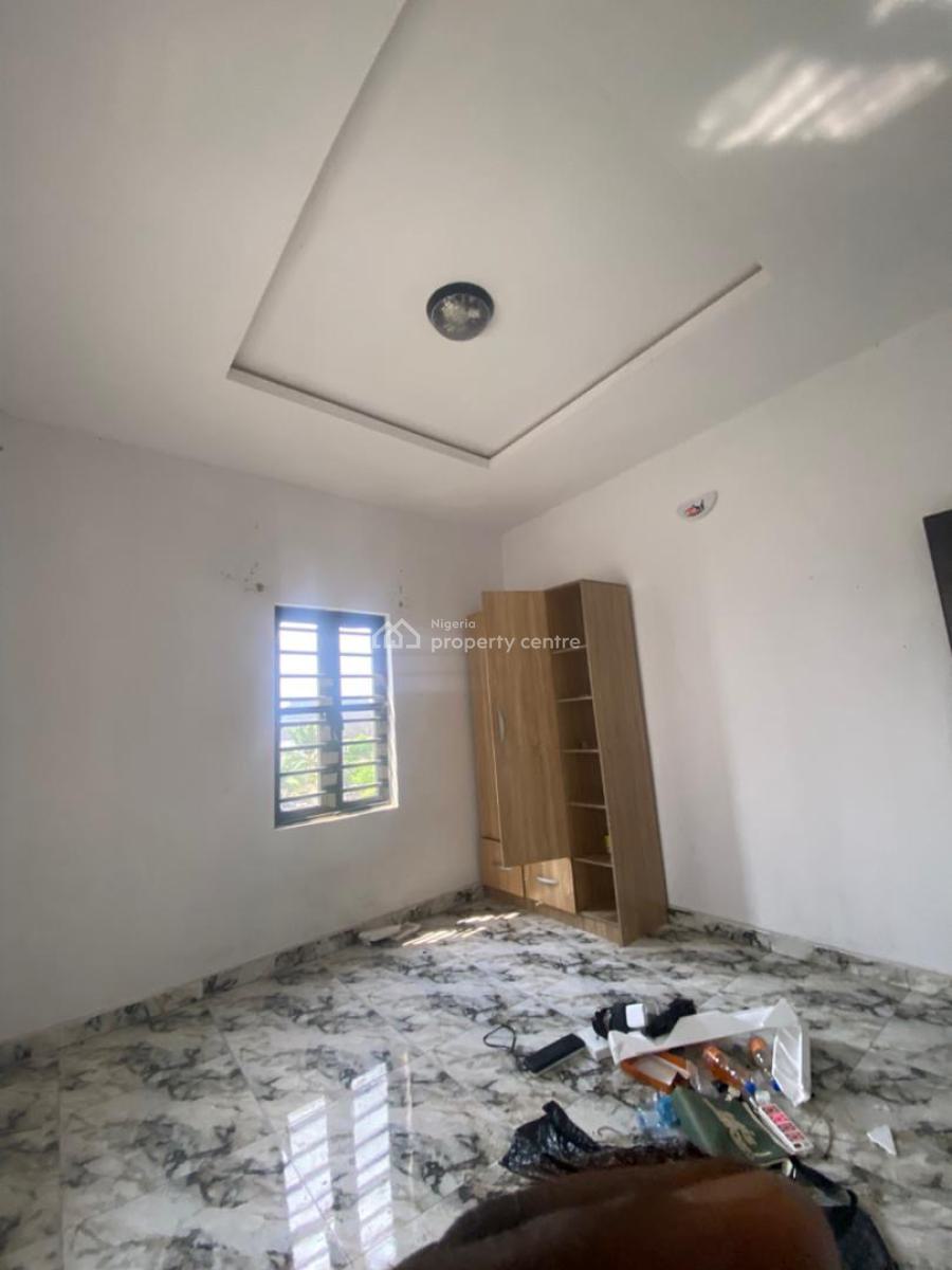 Sharp 2 Bedroom Apartment Upstairs, Sangotedo, Ajah, Lagos, Flat / Apartment for Rent