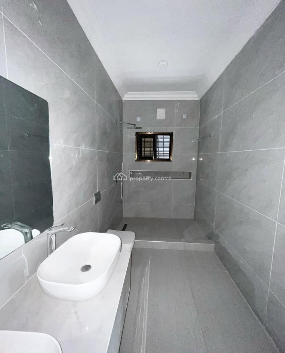 Luxury Spacious 3 Bedroom Flat, Lekki Phase 1, Lekki, Lagos, Flat / Apartment for Rent