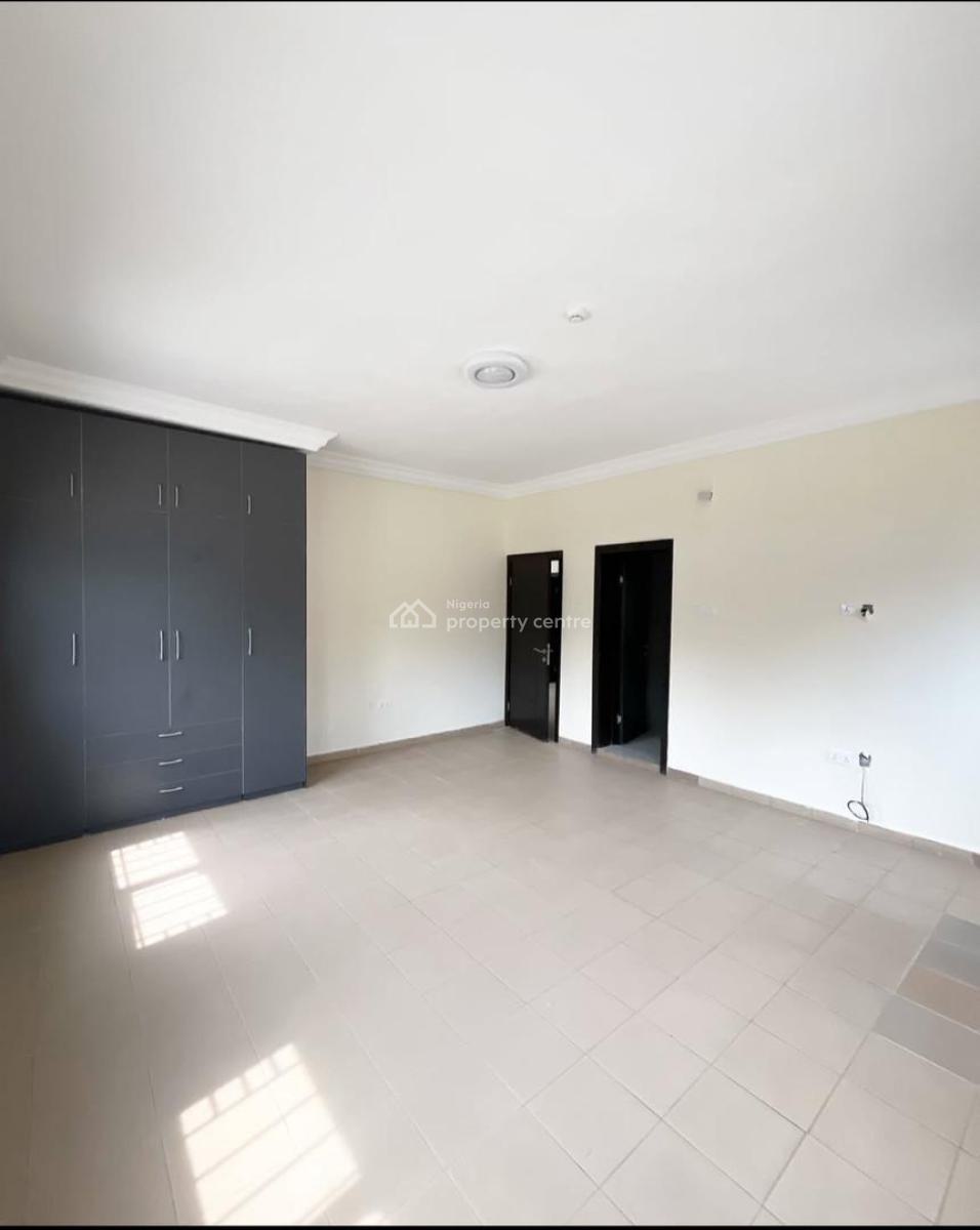 Luxury Spacious 3 Bedroom Flat, Lekki Phase 1, Lekki, Lagos, Flat / Apartment for Rent
