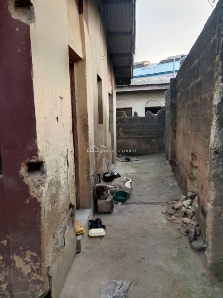 Demolishable Building of 2 Units Mini Flat and a Room Self Contain, Victory Estate Junction,, Magboro, Ogun, Detached Bungalow for Sale