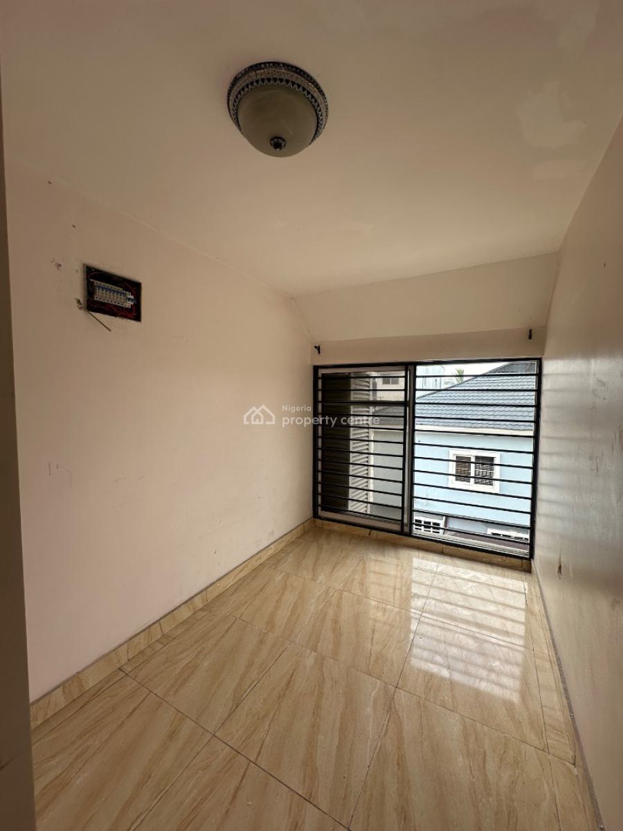 𝐖𝐄𝐋𝐋 𝐌𝐀𝐈𝐍𝐓𝐀𝐈𝐍𝐄𝐃 𝐌𝐈𝐍𝐈 𝐅𝐋𝐀𝐓 𝐀𝐏𝐀𝐑𝐓𝐌𝐄𝐍𝐓, Lekki Phase 1, Lekki, Lagos, Mini Flat (room and Parlour) for Rent