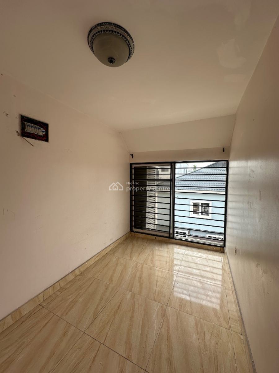 𝐖𝐄𝐋𝐋 𝐌𝐀𝐈𝐍𝐓𝐀𝐈𝐍𝐄𝐃 𝐌𝐈𝐍𝐈 𝐅𝐋𝐀𝐓 𝐀𝐏𝐀𝐑𝐓𝐌𝐄𝐍𝐓, Lekki Phase 1, Lekki, Lagos, Mini Flat (room and Parlour) for Rent