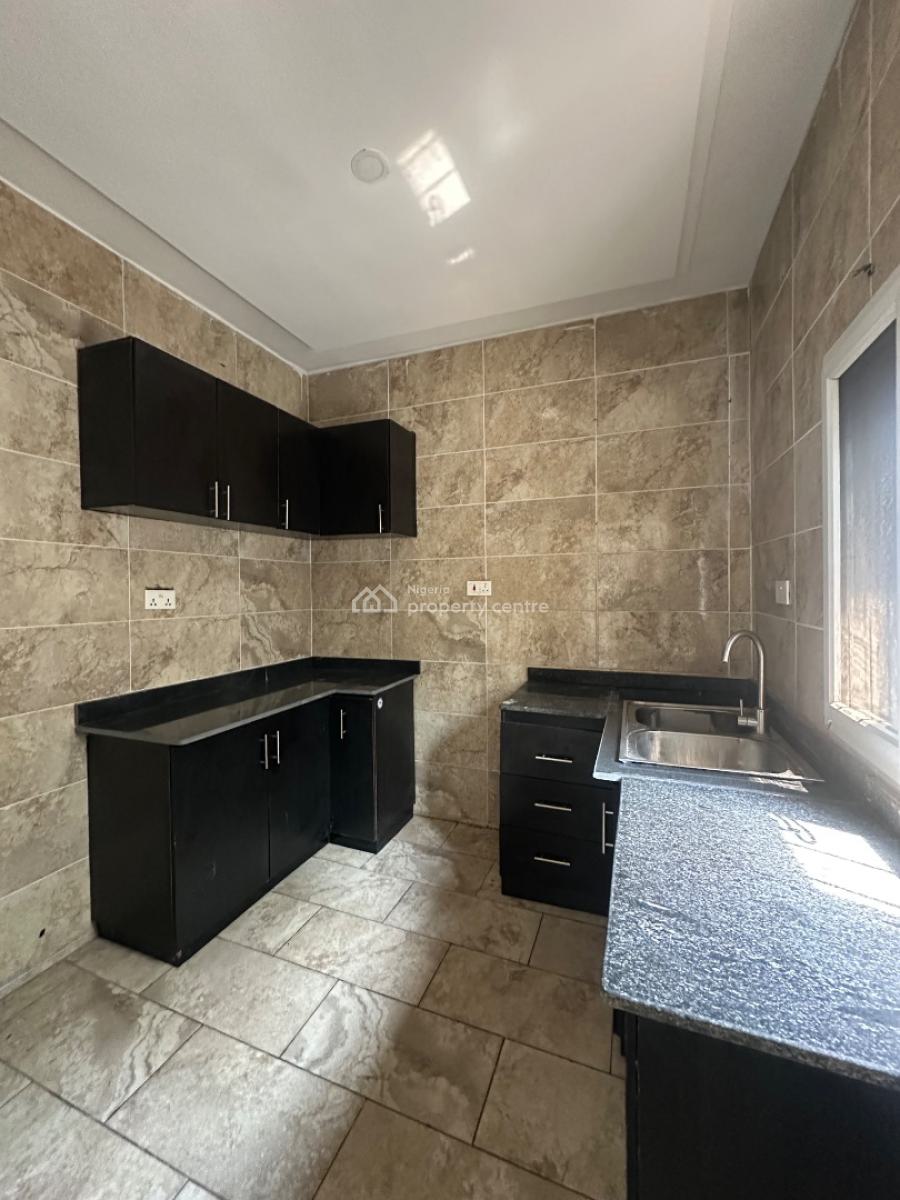 𝐖𝐄𝐋𝐋 𝐌𝐀𝐈𝐍𝐓𝐀𝐈𝐍𝐄𝐃 3 𝐁𝐄𝐃𝐑𝐎𝐎𝐌 𝐓𝐄𝐑𝐑𝐀𝐂𝐄, Chevron, Lekki Phase 2, Lekki, Lagos, Terraced Duplex for Rent