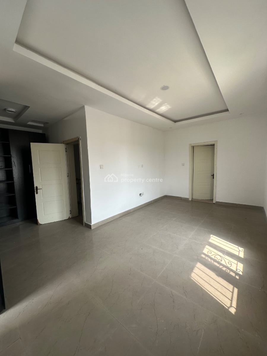 𝐖𝐄𝐋𝐋 𝐌𝐀𝐈𝐍𝐓𝐀𝐈𝐍𝐄𝐃 3 𝐁𝐄𝐃𝐑𝐎𝐎𝐌 𝐓𝐄𝐑𝐑𝐀𝐂𝐄, Chevron, Lekki Phase 2, Lekki, Lagos, Terraced Duplex for Rent