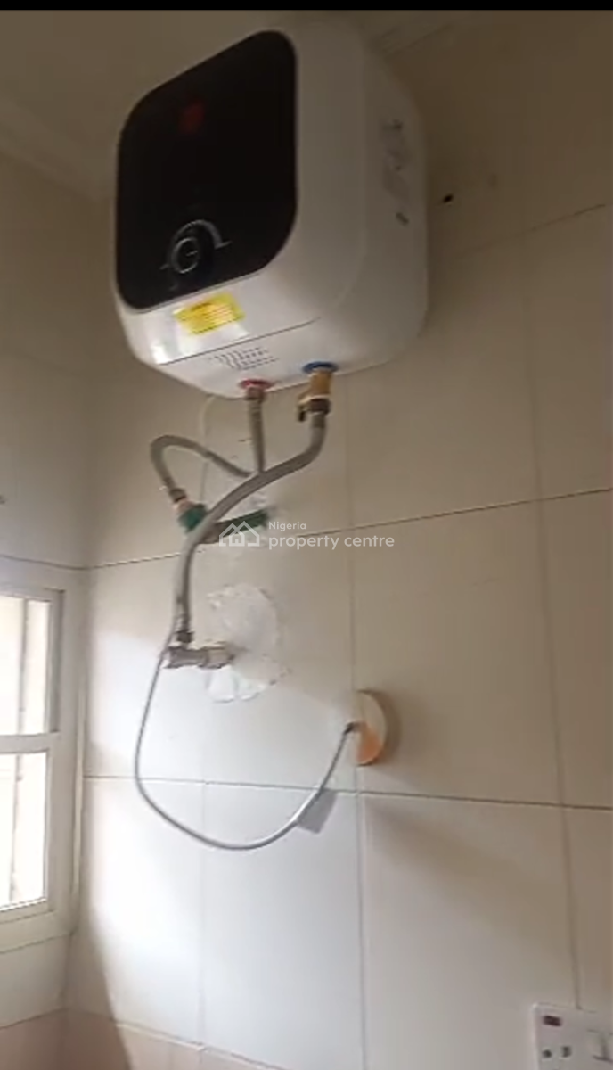 Renovated 3 Bedroom Apartment on The First Floor +bq, Oniru, Victoria Island (vi), Lagos, Flat / Apartment for Rent