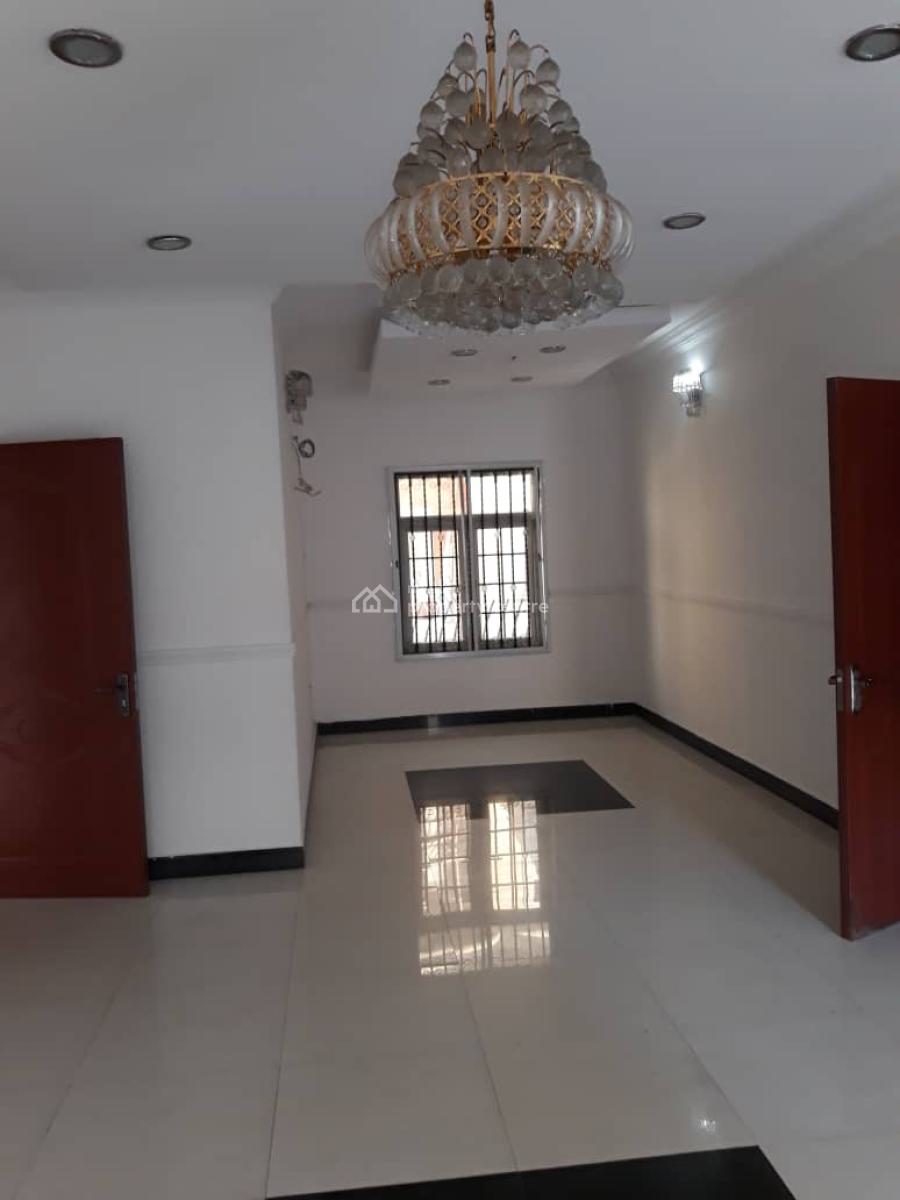 Spacious 3 Bedroom Apartment, Chevron Drive, Lekki, Lagos, Flat / Apartment for Sale