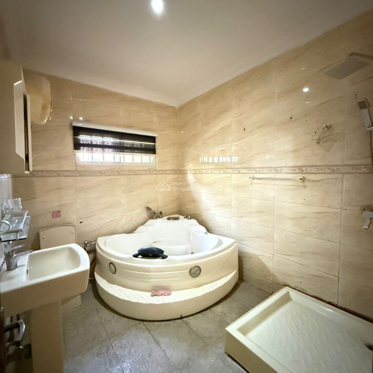 Exquisite 3 Bedroom Terrace Duplex with Pool & Bq, Ajah, Lagos, Terraced Duplex for Rent