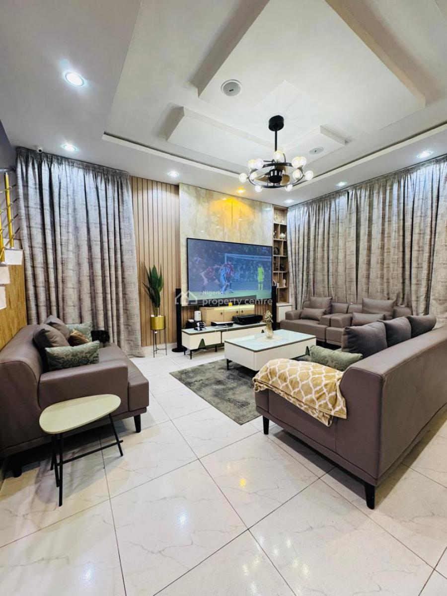 Distress Deal! Exquisite Spacious Duplex with a Large Pool & Bq, Ikota, Lekki, Lagos, Detached Duplex for Sale