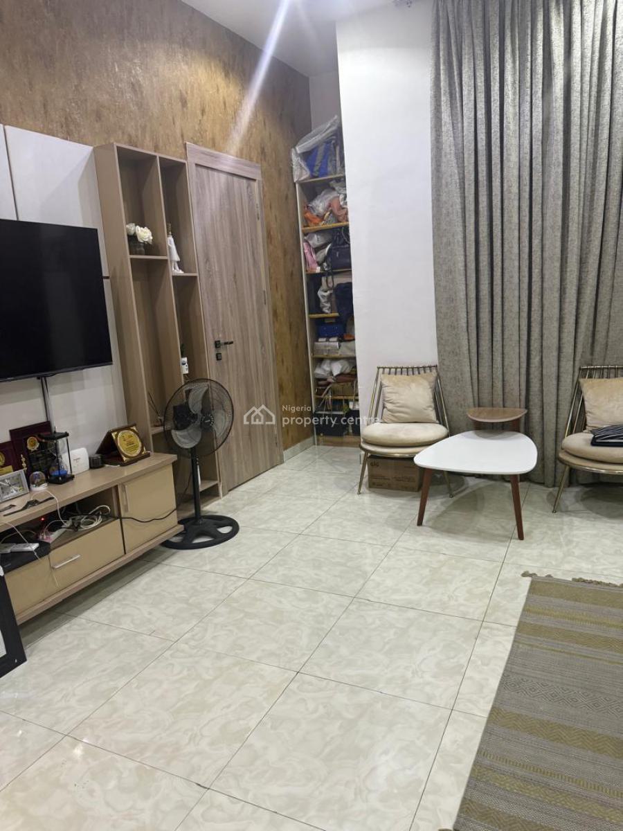 Distress Deal! Exquisite Spacious Duplex with a Large Pool & Bq, Ikota, Lekki, Lagos, Detached Duplex for Sale