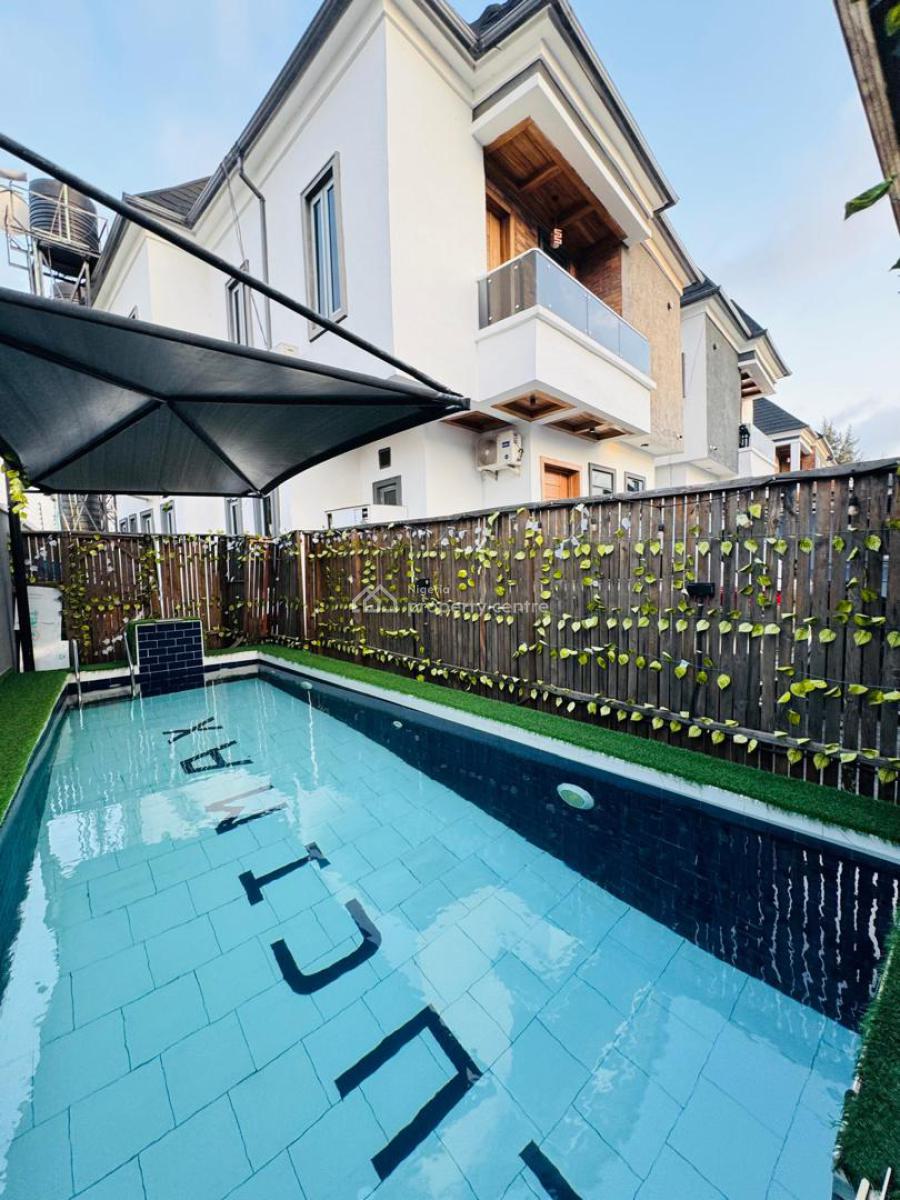 Distress Deal! Exquisite Spacious Duplex with a Large Pool & Bq, Ikota, Lekki, Lagos, Detached Duplex for Sale