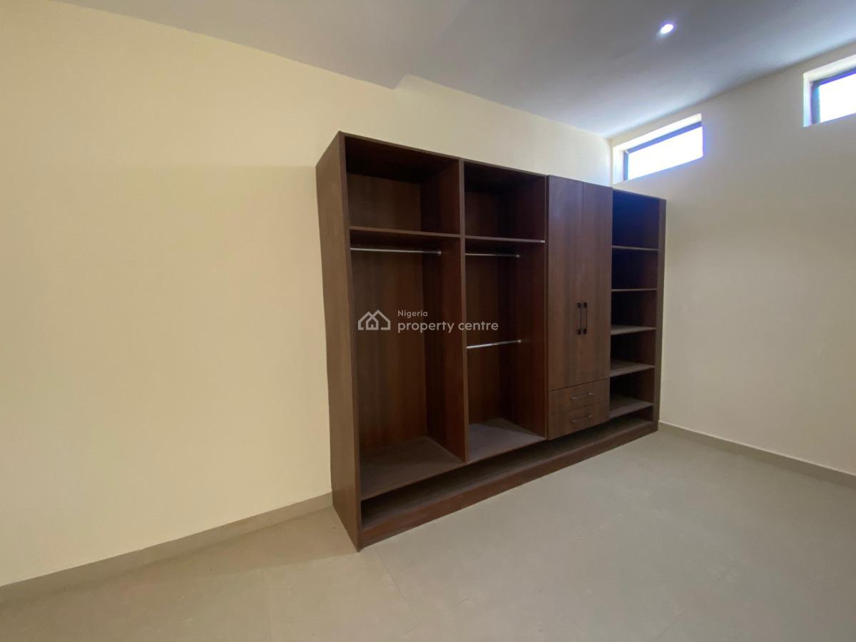 Luxurious and Very Spacious 5 Bedroom Detached Duplex + Bq, Guzape District, Abuja, Detached Duplex for Sale