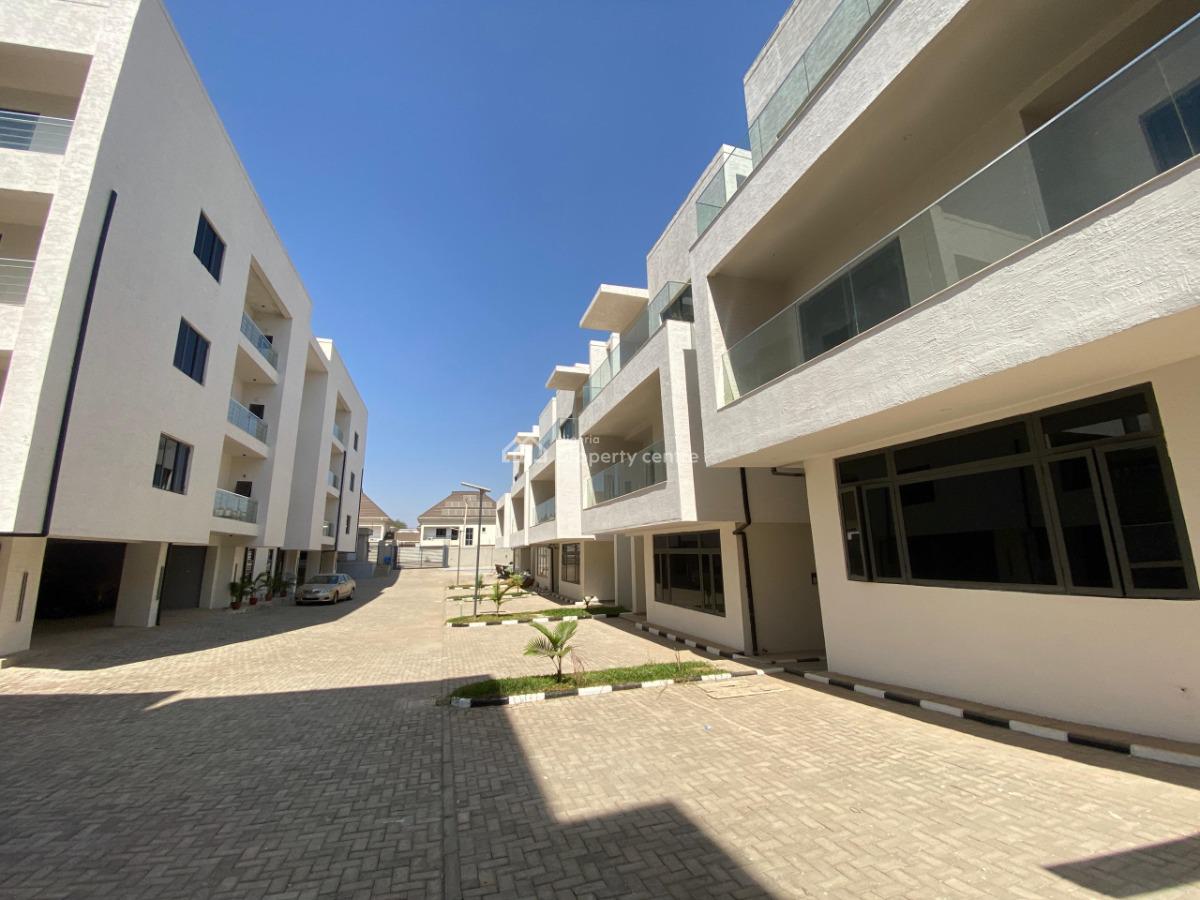 Luxurious and Very Spacious 5 Bedroom Detached Duplex + Bq, Guzape District, Abuja, Detached Duplex for Sale