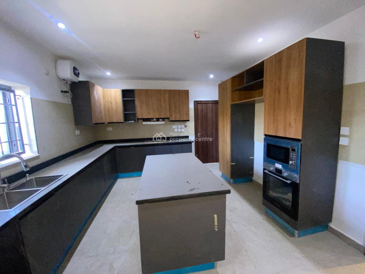 Luxurious and Very Spacious 5 Bedroom Detached Duplex + Bq, Guzape District, Abuja, Detached Duplex for Sale