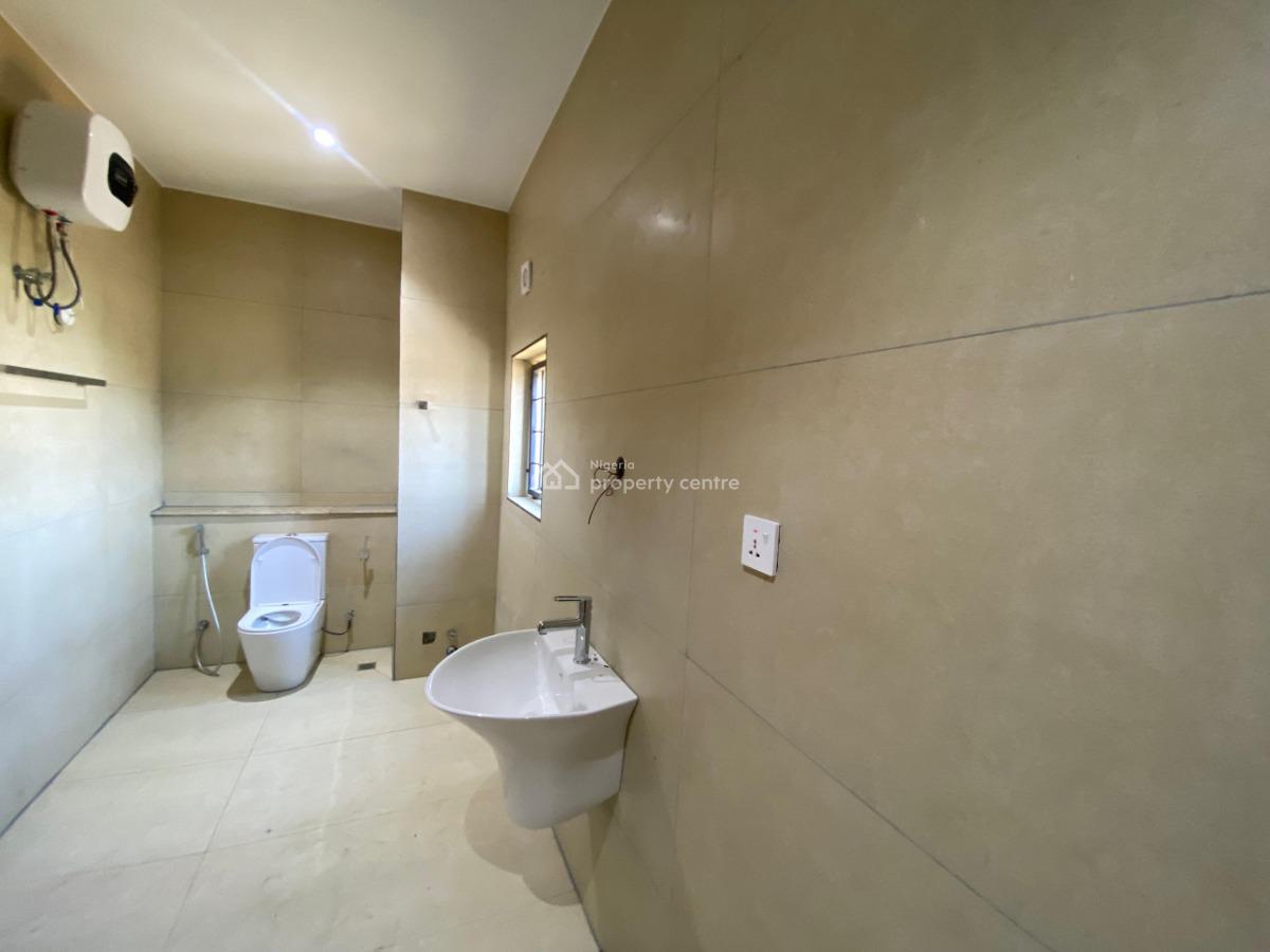 Luxurious and Very Spacious 5 Bedroom Detached Duplex + Bq, Guzape District, Abuja, Detached Duplex for Sale