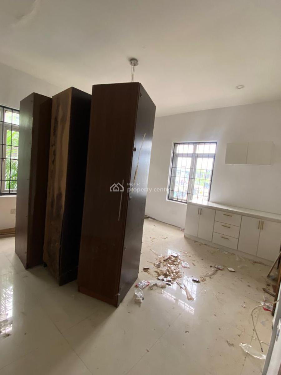 Shared Apartment, Godson Olodiaya Off Oniru Market, Lekki Phase 1, Lekki, Lagos, Self Contain (single Rooms) for Rent