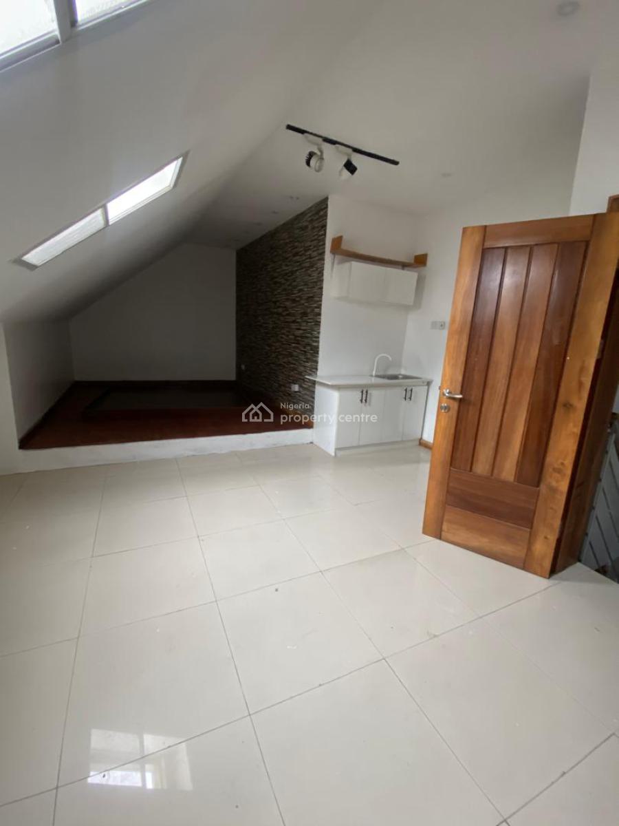 Shared Apartment, Godson Olodiaya Off Oniru Market, Lekki Phase 1, Lekki, Lagos, Self Contain (single Rooms) for Rent