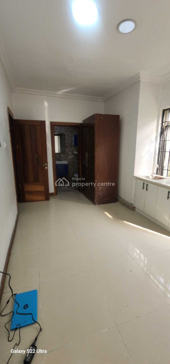 Shared Apartment, Godson Olodiaya, Off Oniru Market, Lekki Phase 1, Lekki, Lagos, Self Contain (single Rooms) for Rent