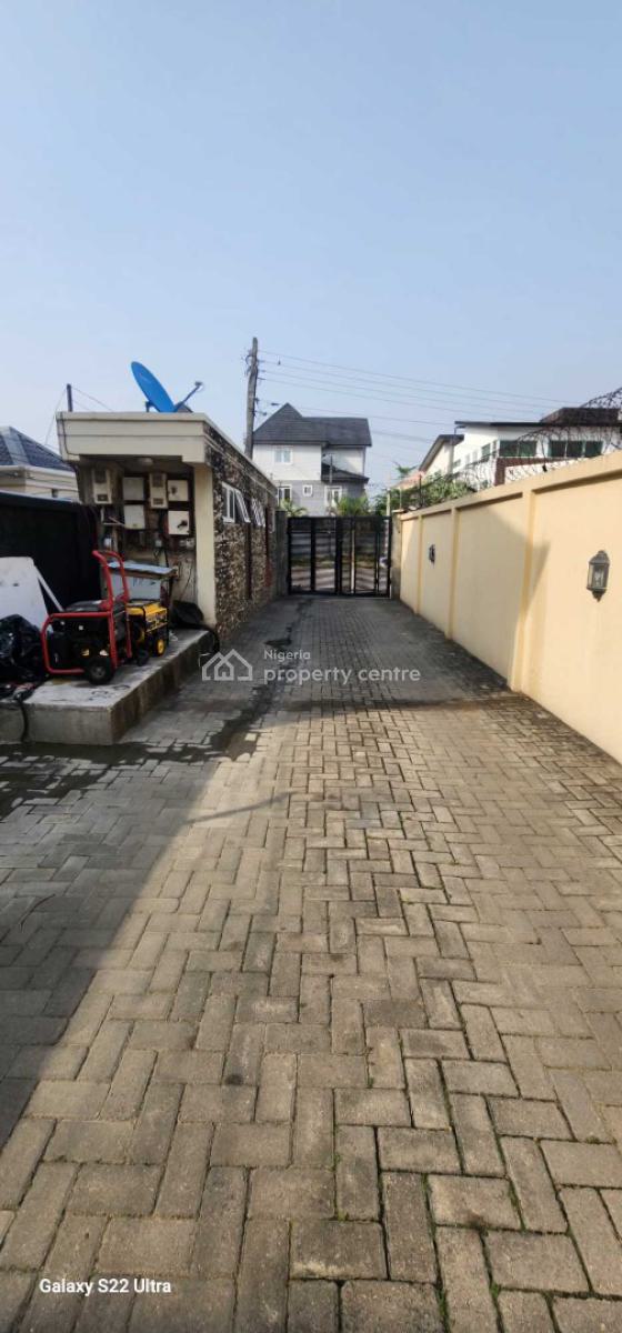 Shared Apartment, Godson Olodiaya, Off Oniru Market, Lekki Phase 1, Lekki, Lagos, Self Contain (single Rooms) for Rent