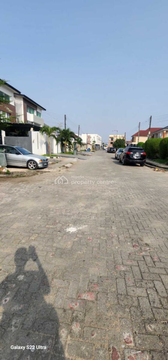 Shared Apartment, Godson Olodiaya, Off Oniru Market, Lekki Phase 1, Lekki, Lagos, Self Contain (single Rooms) for Rent