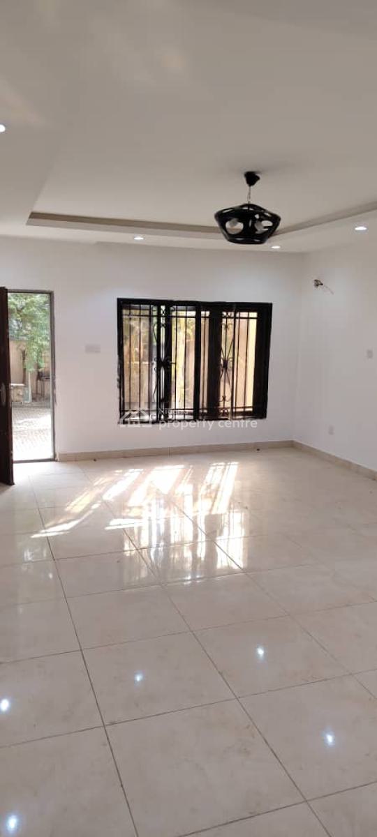 Standard 4 Bedroom Terrace Duplex with Bq, Guzape District, Abuja, Terraced Duplex for Rent