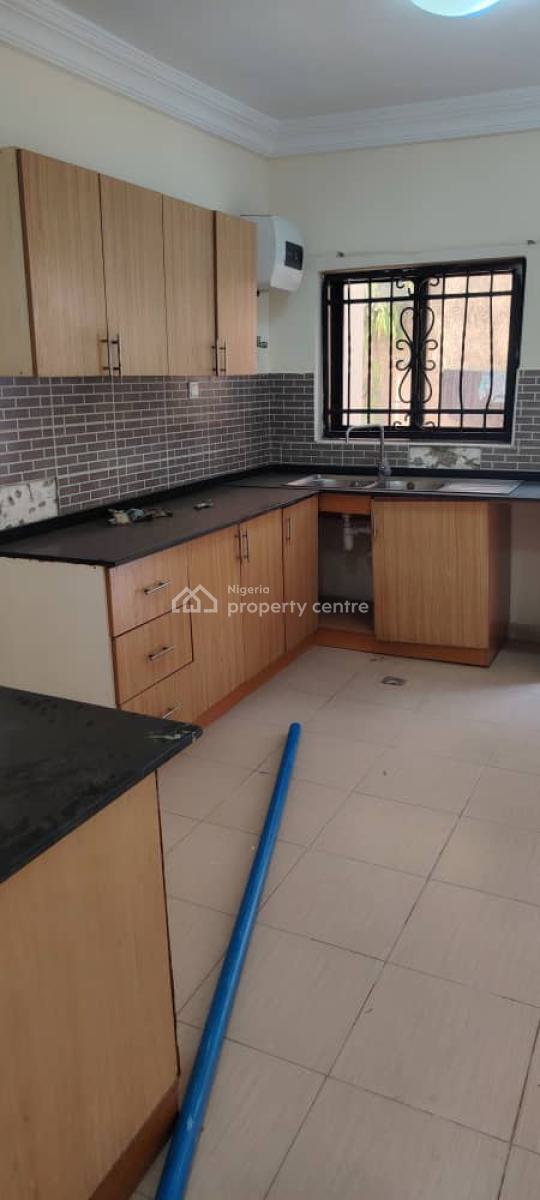Standard 4 Bedroom Terrace Duplex with Bq, Guzape District, Abuja, Terraced Duplex for Rent