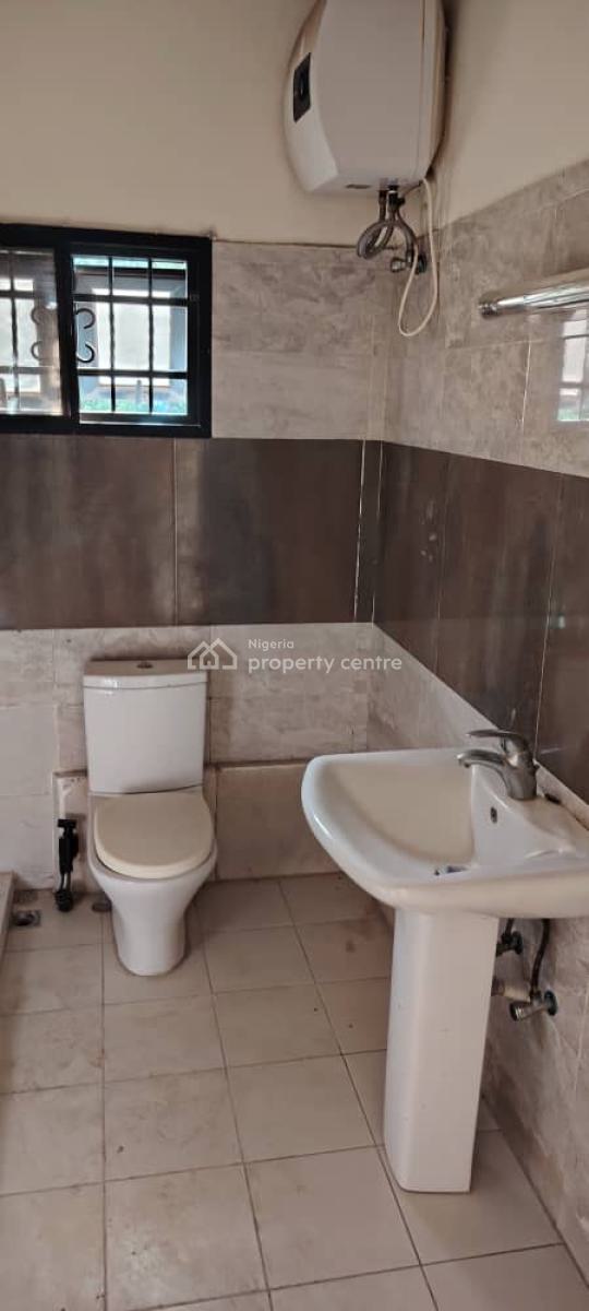 Standard 4 Bedroom Terrace Duplex with Bq, Guzape District, Abuja, Terraced Duplex for Rent