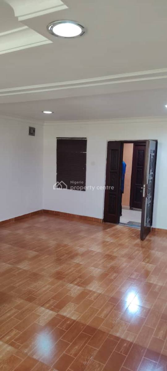 an Office/ Shop Space, Wuse 2, Abuja, Office Space for Rent