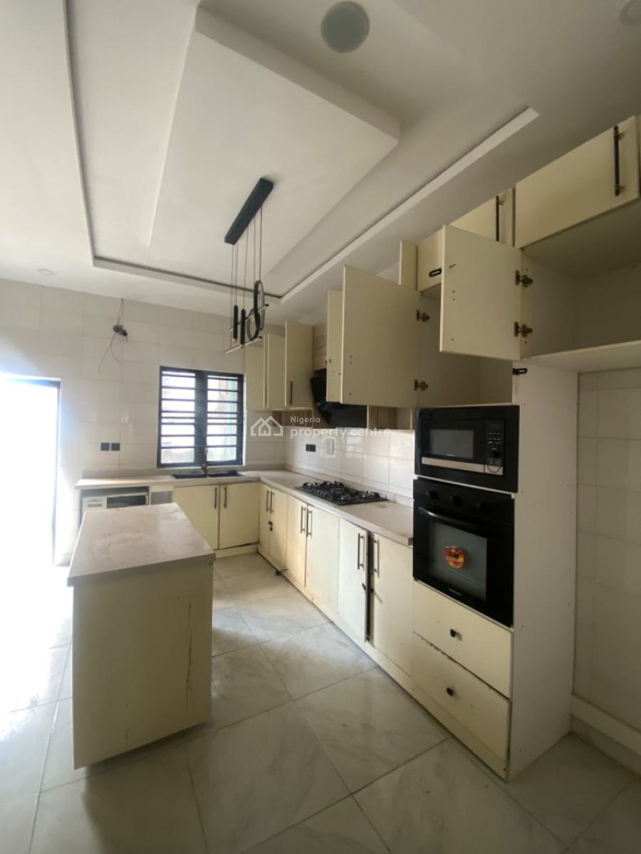 Very Sweet and Lovable Spacious Room Share in a 4 Bedroom Duplex, Ikota/ilaje, Ikota, Lekki, Lagos, Self Contain (single Rooms) for Rent