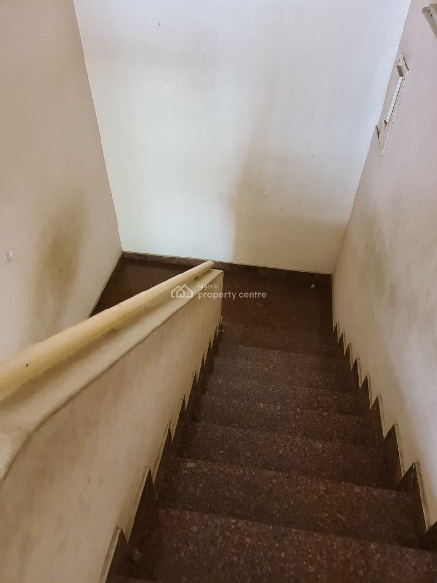 a Serviced  4 Bedroom  Semi-detached Duplex  with a Room Bq, Lekki Phase 1, Lekki, Lagos, Semi-detached Duplex for Rent