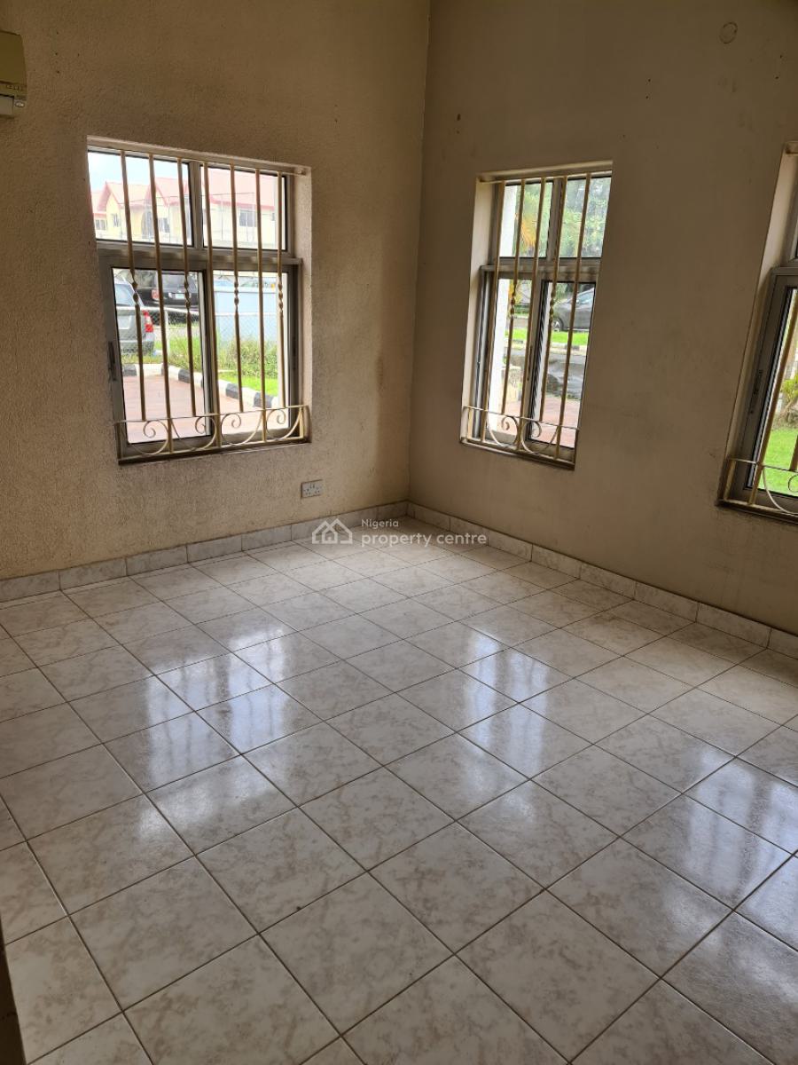 a Serviced  4 Bedroom  Semi-detached Duplex  with a Room Bq, Lekki Phase 1, Lekki, Lagos, Semi-detached Duplex for Rent