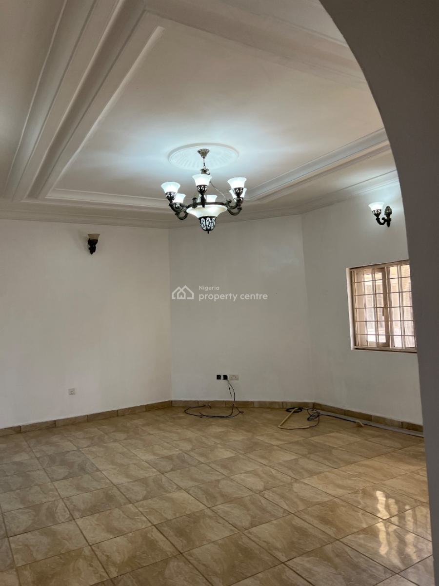 Clean 3 Bedroom Flat, Ground Floor, Fully Tarred Rd, Gilmore, Jahi, Abuja, Flat / Apartment for Rent