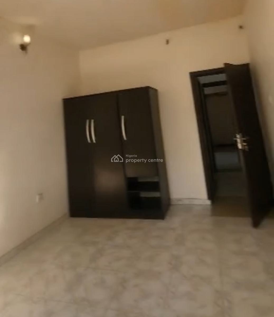 Clean Serviced 2 Bedroom Flat with Ac, Garki, Abuja, Flat / Apartment for Sale