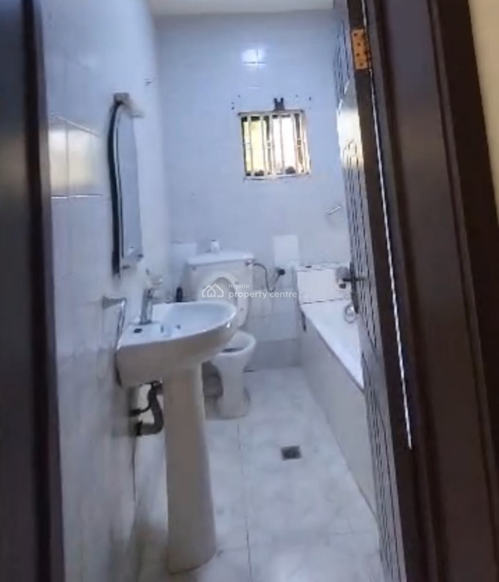 Clean Serviced 2 Bedroom Flat with Ac, Garki, Abuja, Flat / Apartment for Sale